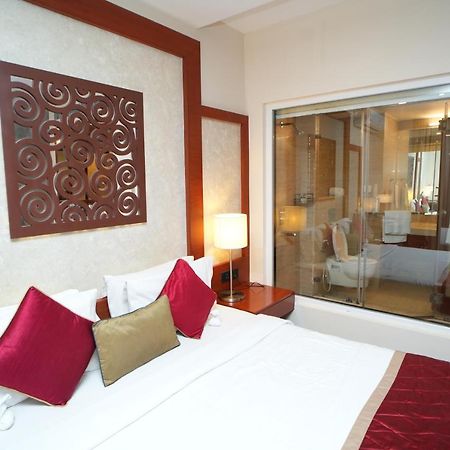 The Altruist Business Hotel Hitech Hyderabad Exteriör bild