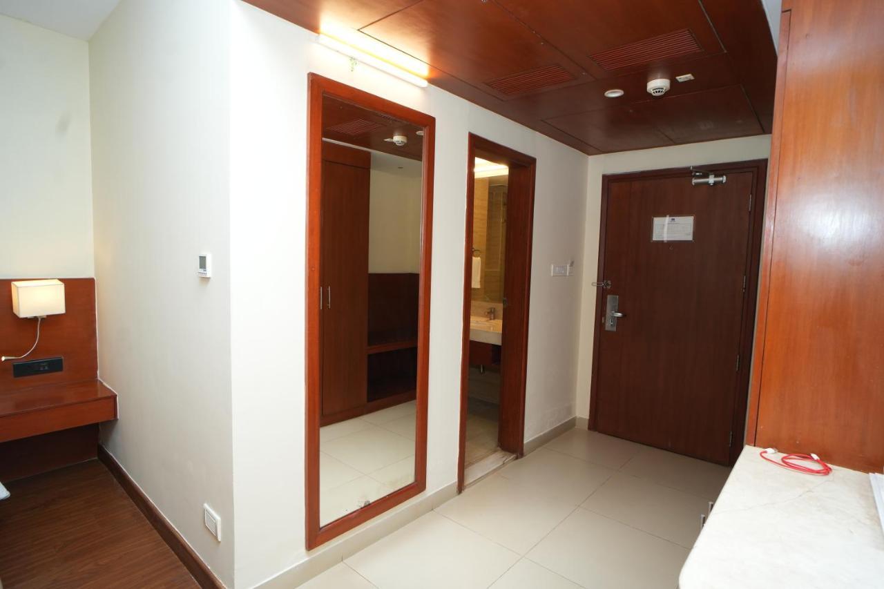 The Altruist Business Hotel Hitech Hyderabad Exteriör bild