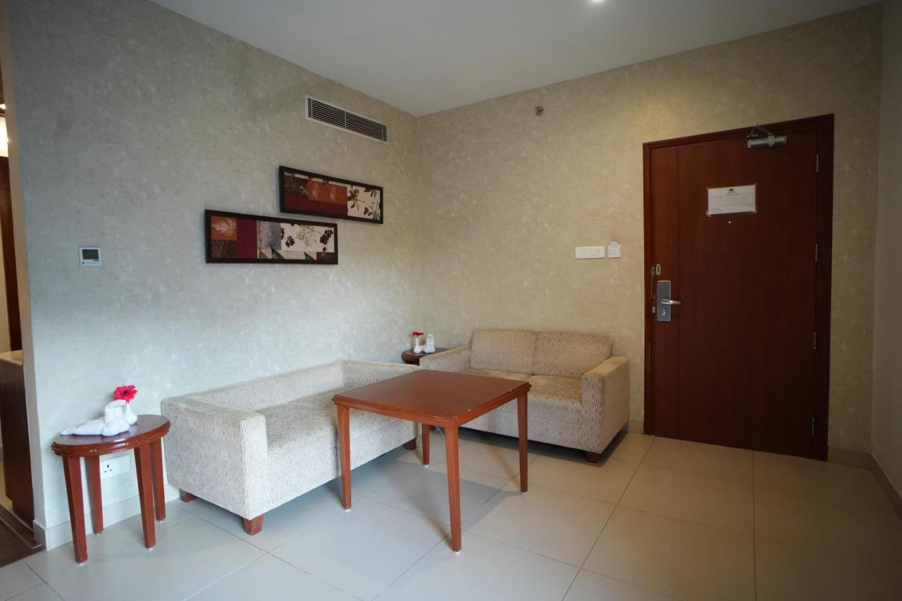 The Altruist Business Hotel Hitech Hyderabad Exteriör bild