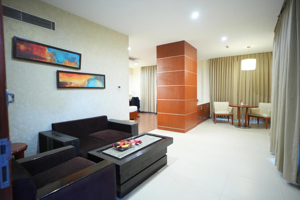 The Altruist Business Hotel Hitech Hyderabad Exteriör bild