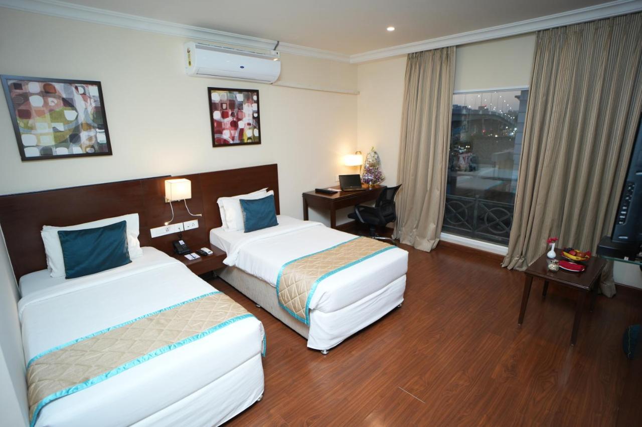 The Altruist Business Hotel Hitech Hyderabad Exteriör bild