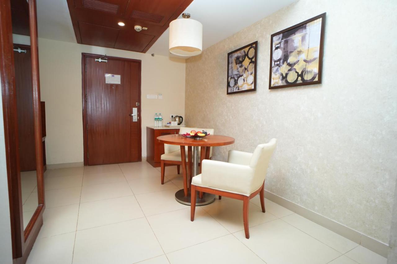 The Altruist Business Hotel Hitech Hyderabad Exteriör bild
