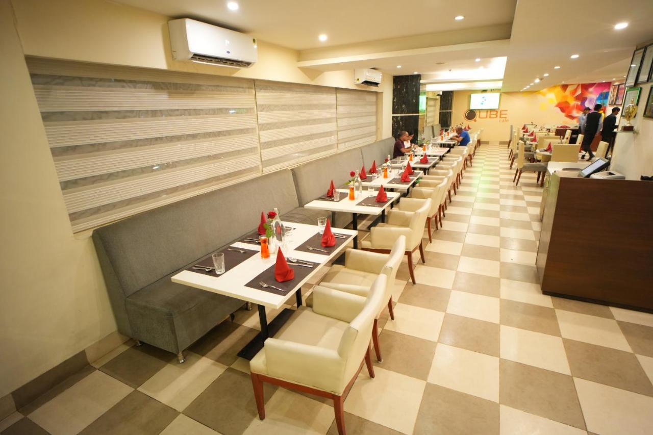 The Altruist Business Hotel Hitech Hyderabad Exteriör bild