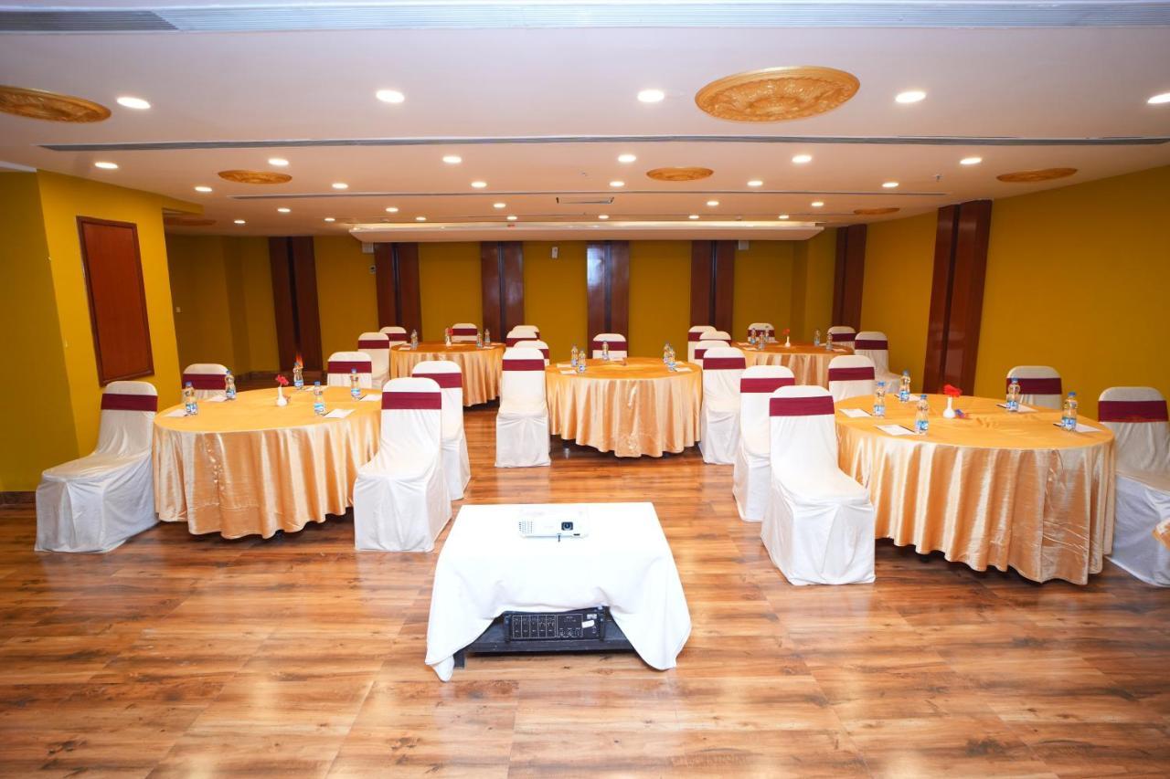 The Altruist Business Hotel Hitech Hyderabad Exteriör bild