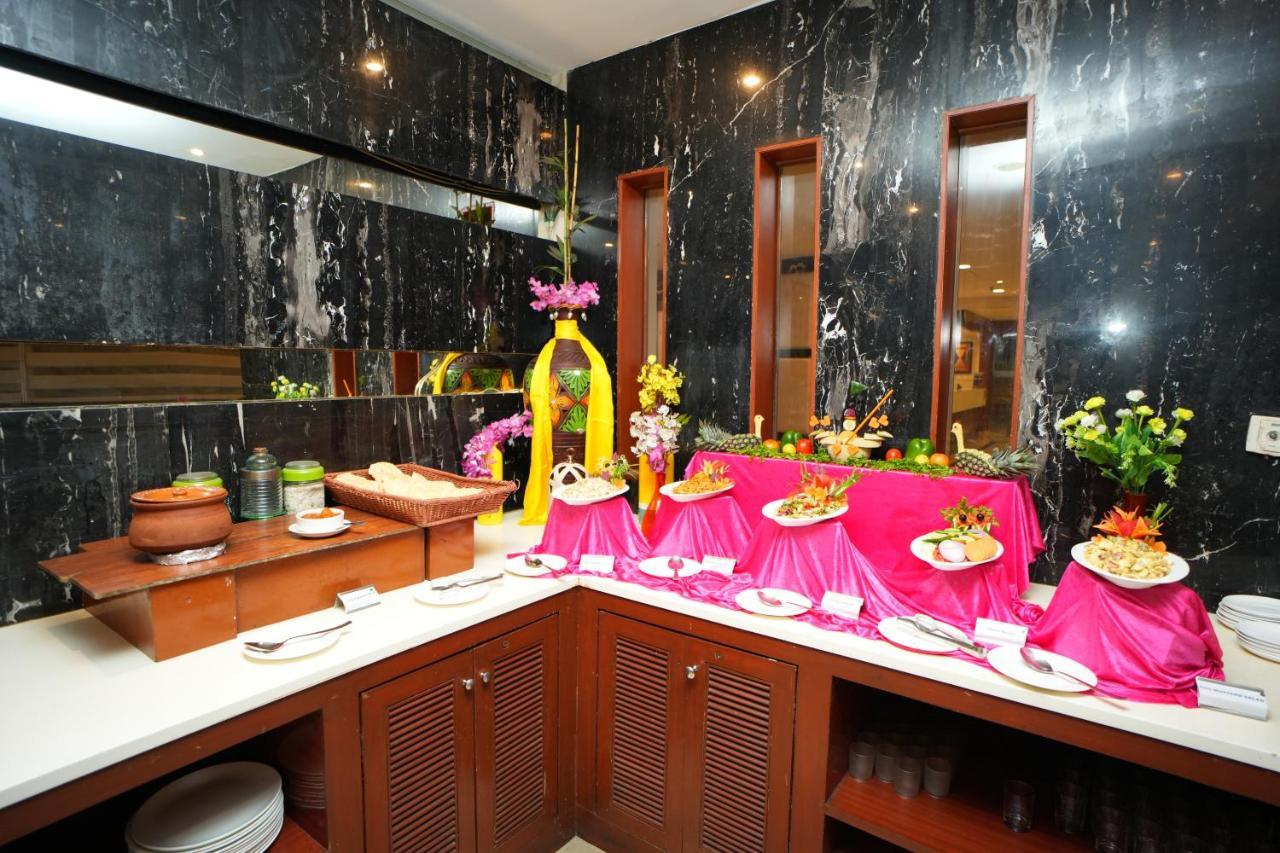 The Altruist Business Hotel Hitech Hyderabad Exteriör bild