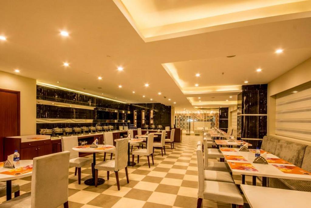 The Altruist Business Hotel Hitech Hyderabad Exteriör bild